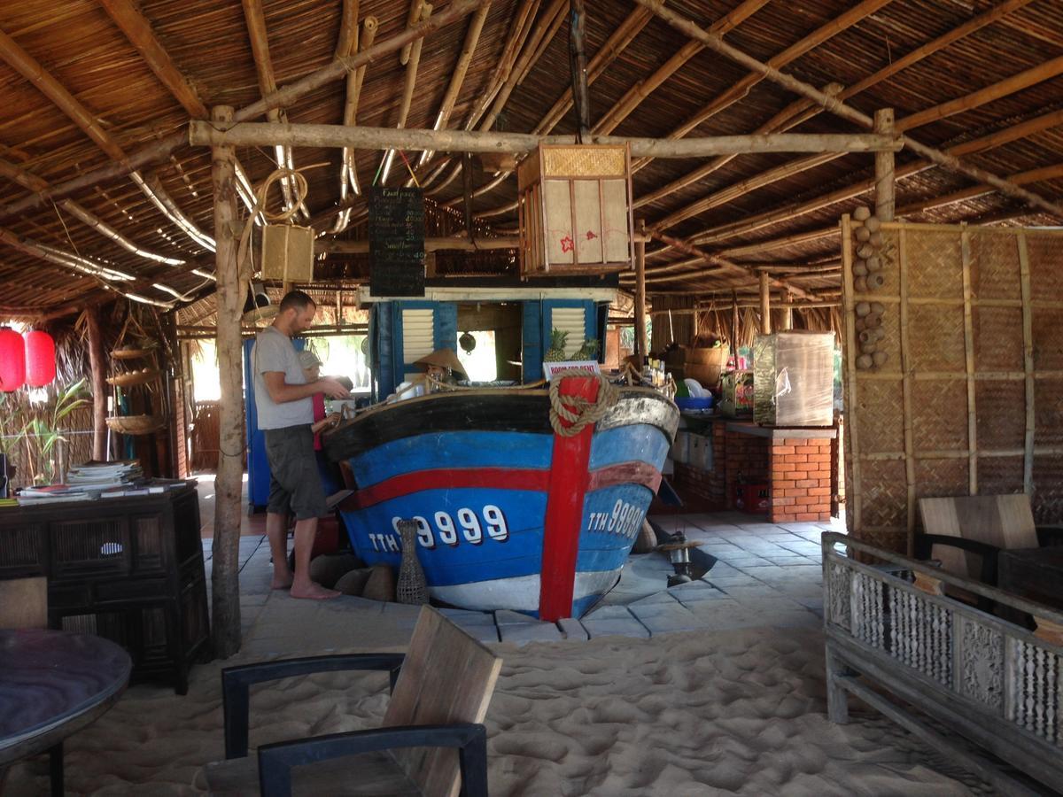 Beach Bar Hue Hostel Exterior photo